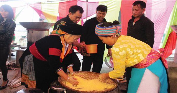 Lên Hà Giang đi phiên chợ hẹn hò, nơi nhiều người tìm đến người yêu tâm sự, ca hát nhảy múa thâu đêm suốt sáng - 2