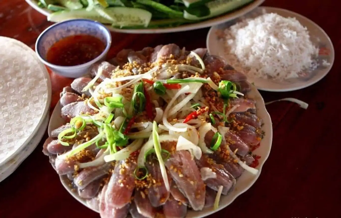 Loài cá như &#34;thủy quái&#34; ở Quảng Bình khiến nhiều người &#34;chạy mất dép&#34; lại là đặc sản cực hiếm, chỉ dùng đãi khách quý - 3