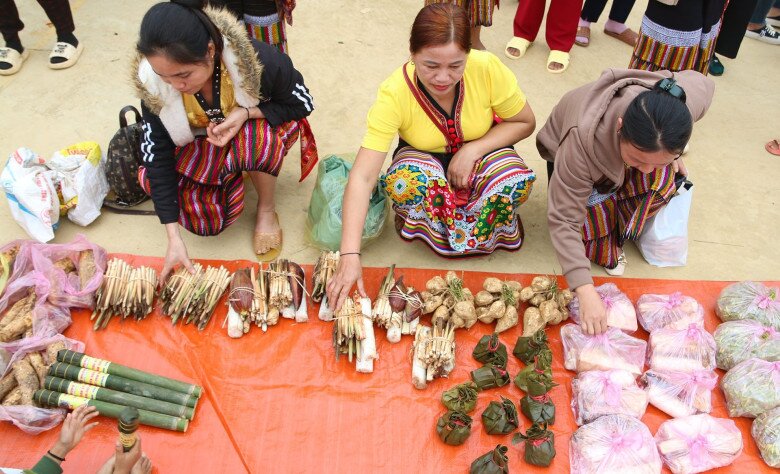 Ở Nghệ An có chợ phiên Nga My, khách đến không chỉ mua sắm mà còn được trải nghiệm một điều đặc biệt - 4