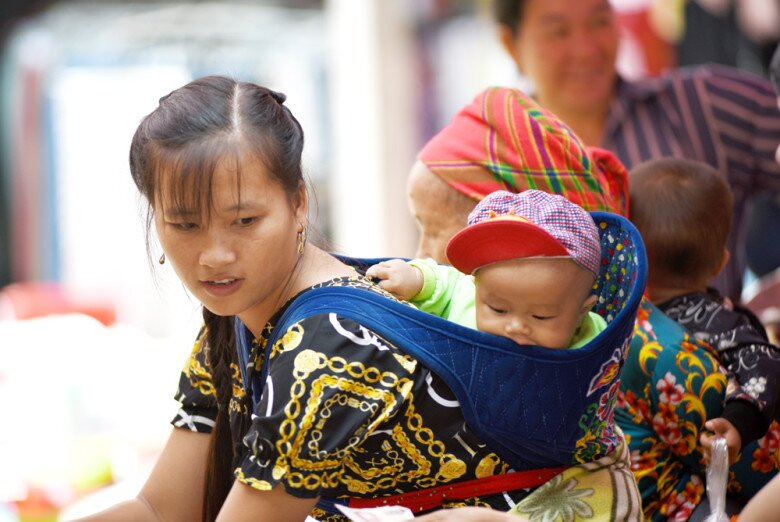 Phiên chợ chỉ họp duy nhất một lần vào thứ 7 ở Tuyên Quang, phải đi bộ hàng giờ để đến đây mua sắm - 5