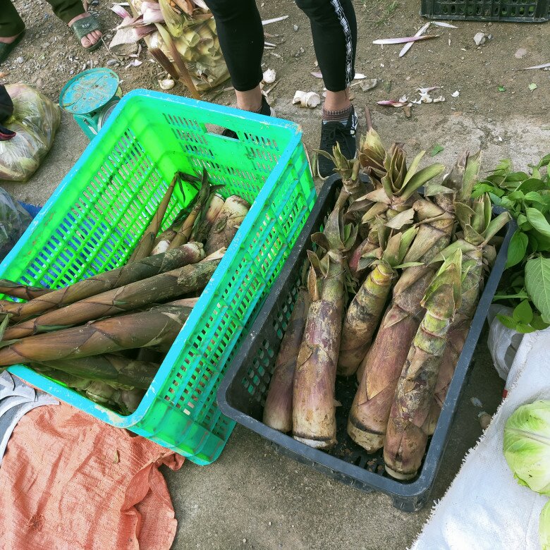 Phiên chợ độc nhất giữa lòng Thanh Hóa: Chỉ họp 1 buổi trong tuần, trao đổi hàng hóa không cần mặc cả - 4