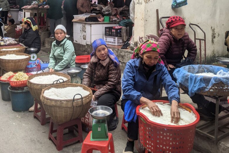 Phiên chợ lâu đời và sầm uất bậc nhất Cao Bằng, du khách nào cũng muốn ghé thử một lần - 2