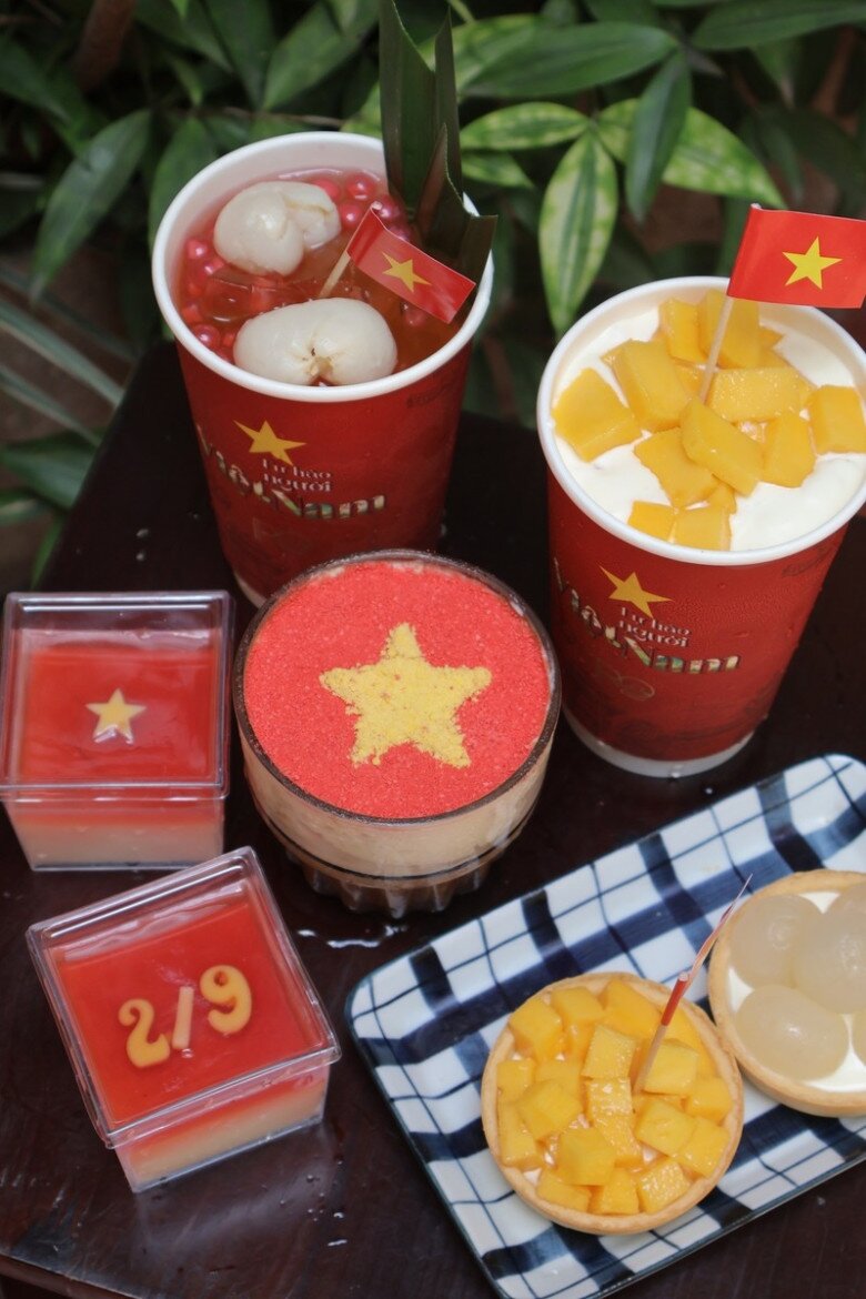 6 quán cafe rực rỡ cờ hoa dịp Quốc khánh 2/9: Lưu lại ngay để tranh thủ &#34;check-in&#34; trước khi đông nghịt khách! - 1