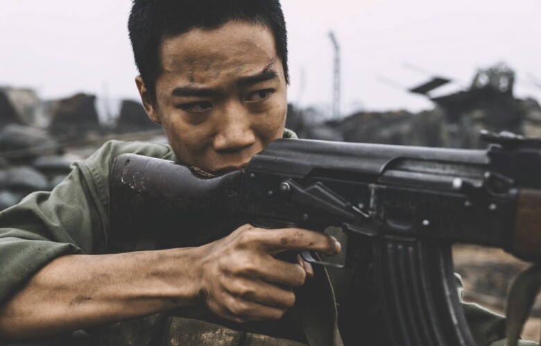 Dàn sao Mưa Đỏ "trượt vai bằng thực lực": Steven Nguyễn và Đỗ Nhật Hoàng suýt đổi vai, 3 người giành giật nam chính đều "tạch" - 12