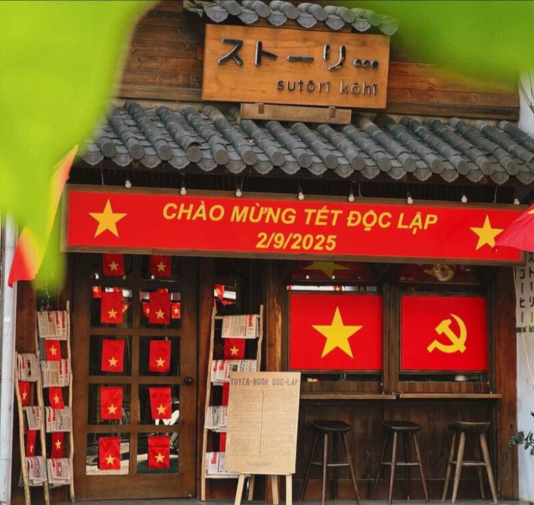 6 quán cafe rực rỡ cờ hoa dịp Quốc khánh 2/9: Lưu lại ngay để tranh thủ &#34;check-in&#34; trước khi đông nghịt khách! - 3