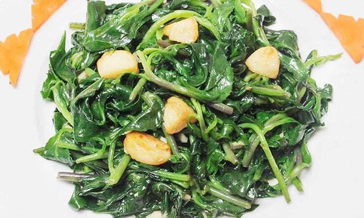 Thứ rau dại mọc trên núi không ai ngó ngàng nay thành đặc sản bán trong nhà hàng, giá đắt khách vẫn mua nườm nượp - 3