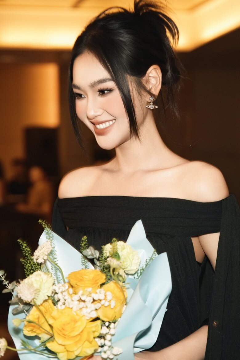 &#34;Bạn cùng phòng&#34; của Ngọc Huyền trong Dịu Dàng Màu Nắng: Nhan sắc thăng hạng nhưng vẫn vào vai yêu chồng người khác - 8