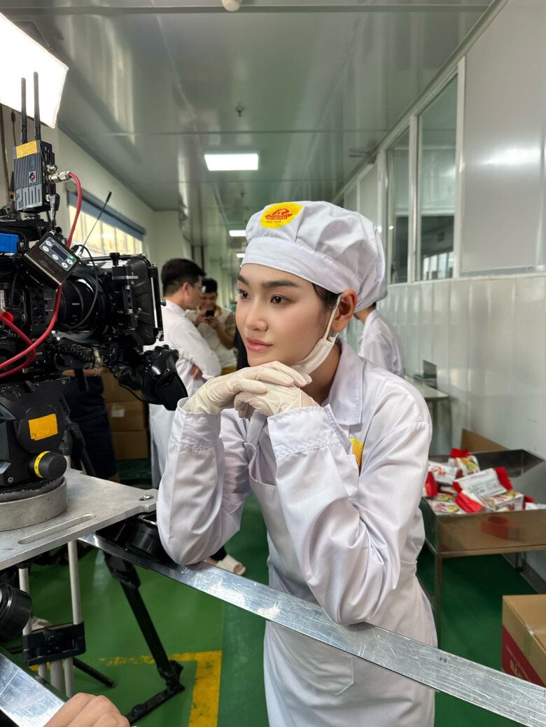&#34;Bạn cùng phòng&#34; của Ngọc Huyền trong Dịu Dàng Màu Nắng: Nhan sắc thăng hạng nhưng vẫn vào vai yêu chồng người khác - 3