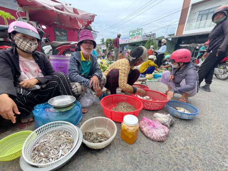 Chợ chiều có tên lạ giữa lòng Gia Lai, bán đủ thứ &#34;của ngon vật lạ&#34; khiến ai xa quê cũng nhớ về - 4