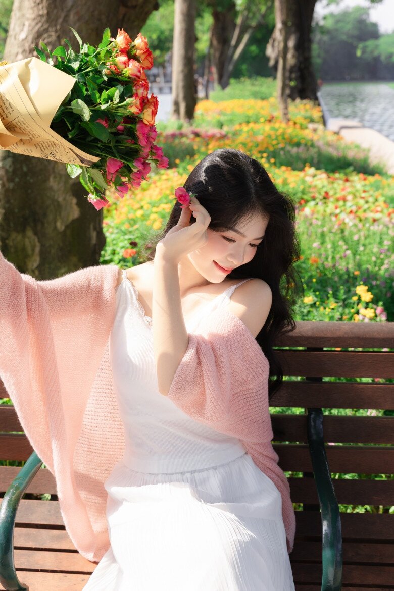 Vạn vật đều thua mùa thu Hà Nội: Địa điểm "hot" nhất Thủ đô 1 mét vuông 10 "nàng thơ" - 1