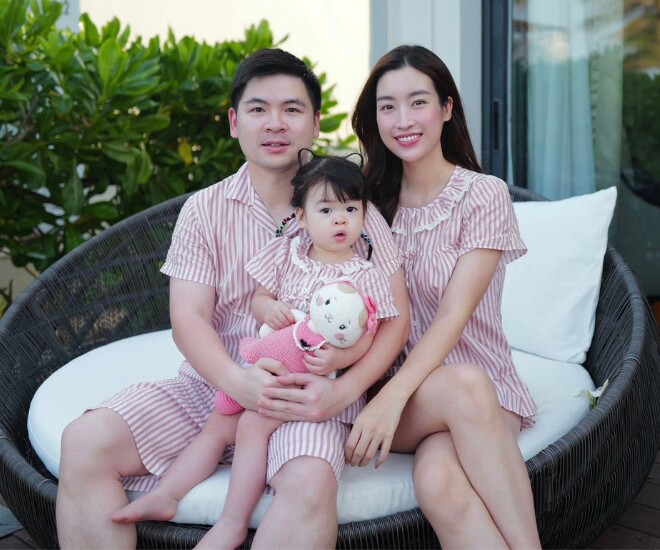 HH Đỗ Mỹ Linh và những lần vướng nghi vấn mang bầu lần 2: Từ sân bóng đến A80 đều gây xôn xao với cùng một chi tiết - 1