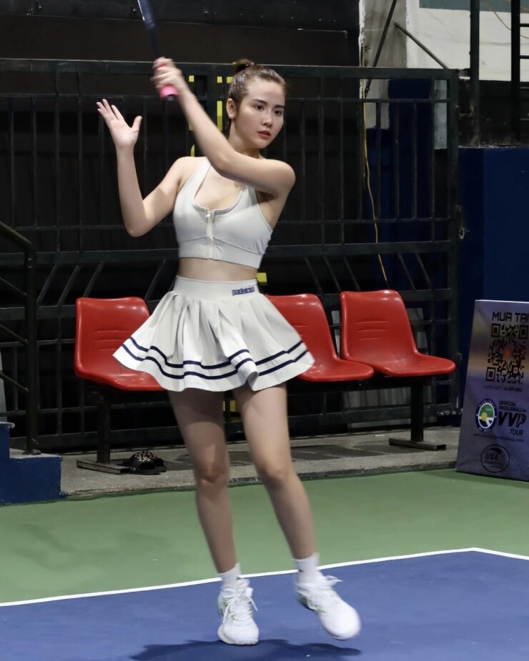 4 outfit &#34;đẹp bất diệt&#34; cho hội chị em mê đánh pickleball, vận dụng ngay để ra sân vừa sành điệu lại thoải mái vô cùng - 1