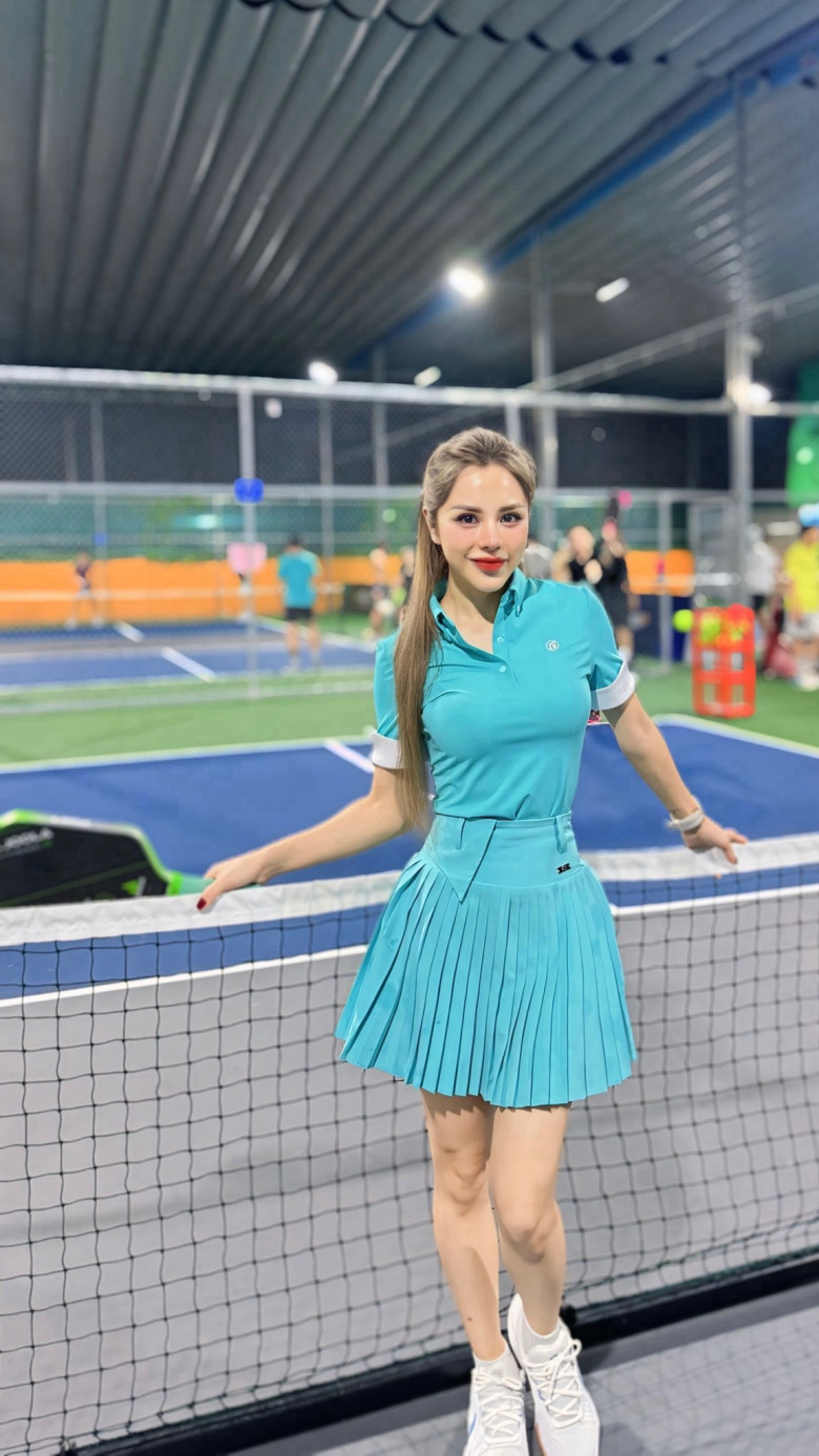4 outfit &#34;đẹp bất diệt&#34; cho hội chị em mê đánh pickleball, vận dụng ngay để ra sân vừa sành điệu lại thoải mái vô cùng - 7
