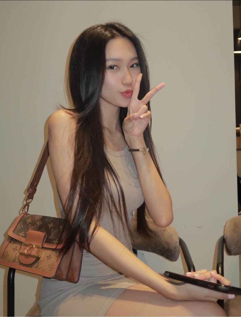&#34;Thiên kim tiểu thư&#34; Hà Thành lấy chồng cầu thủ nổi tiếng, có BST túi hiệu giá bằng cả căn chung cư - 5