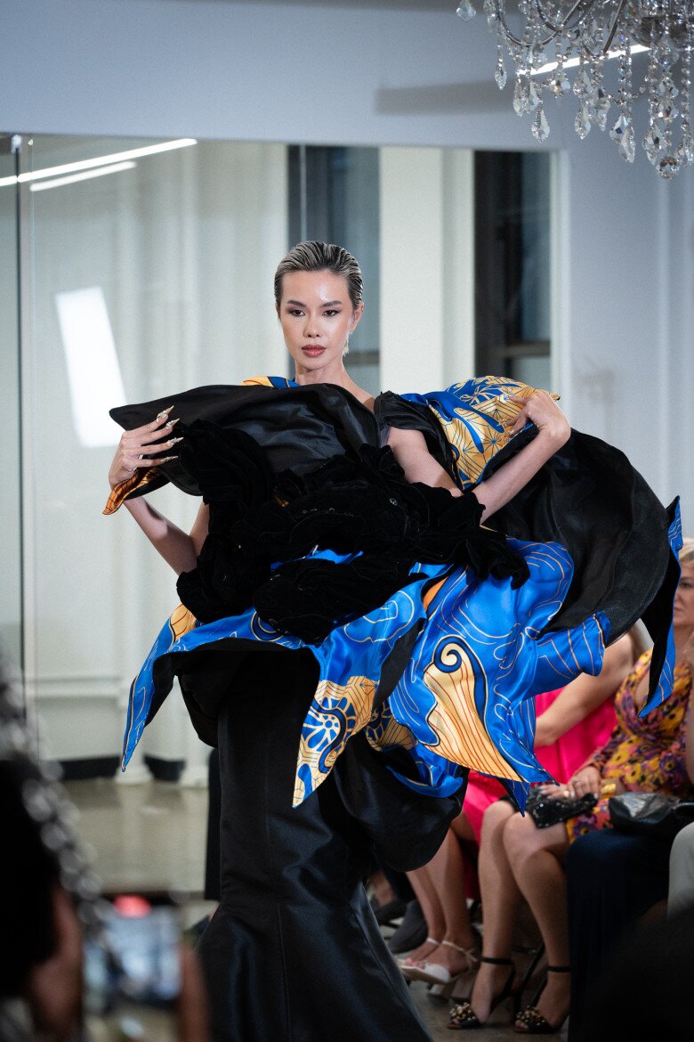 Á hậu Hồng Đăng, Hà Kino trình diễn tại New York Couture Fashion Week - 2