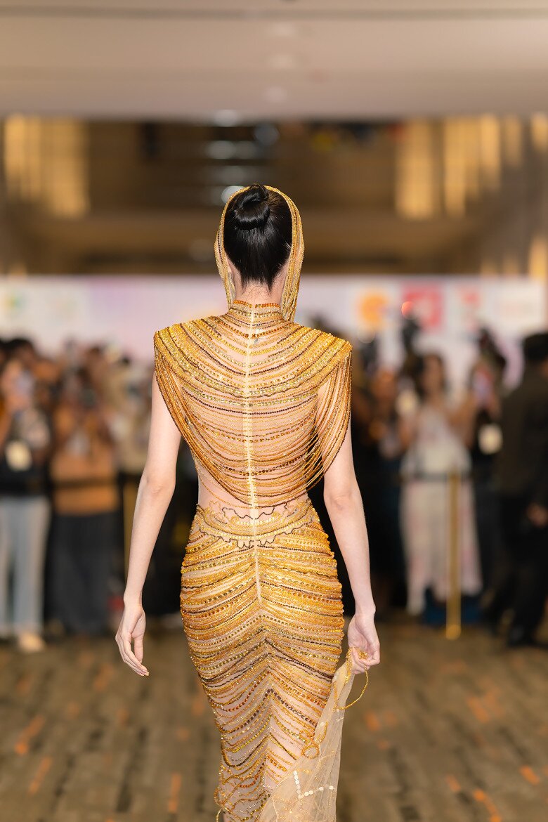 &#34;Ma nữ đẹp nhất Thái Lan&#34; Mai Davika hoá nữ thần khi đổ bộ thảm đỏ, visual sắc lẹm khó tìm được người thay thế - 5