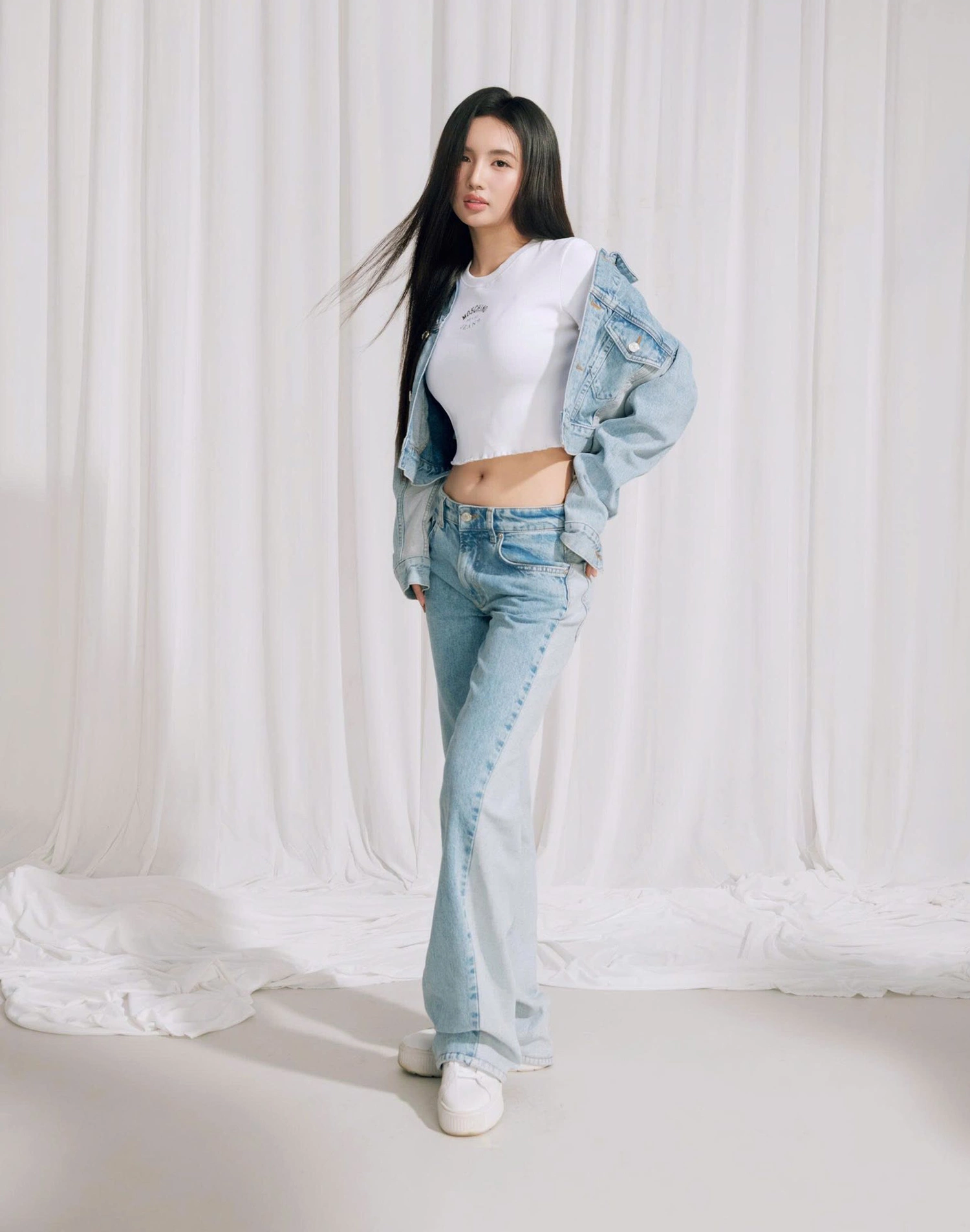 Con gái 2k4 của Tú Dưa và cựu VĐV Thuý Hiền: &#34;It girl&#34; cá tính, một chi tiết được thừa hưởng từ mẹ khiến ai cũng phải trầm trồ - 1
