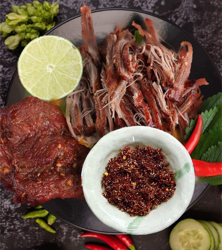 Đặc sản mang hơi thở núi rừng, trước chỉ để dự trữ nay bán tới 900.000 đồng/kg - 1