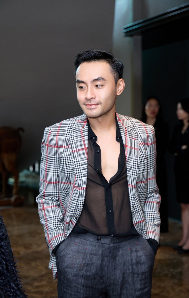Dana Phương Oanh hoá “tổng tài” cuốn hút, xuất hiện khác biệt bên dàn mỹ nhân gợi cảm - 6