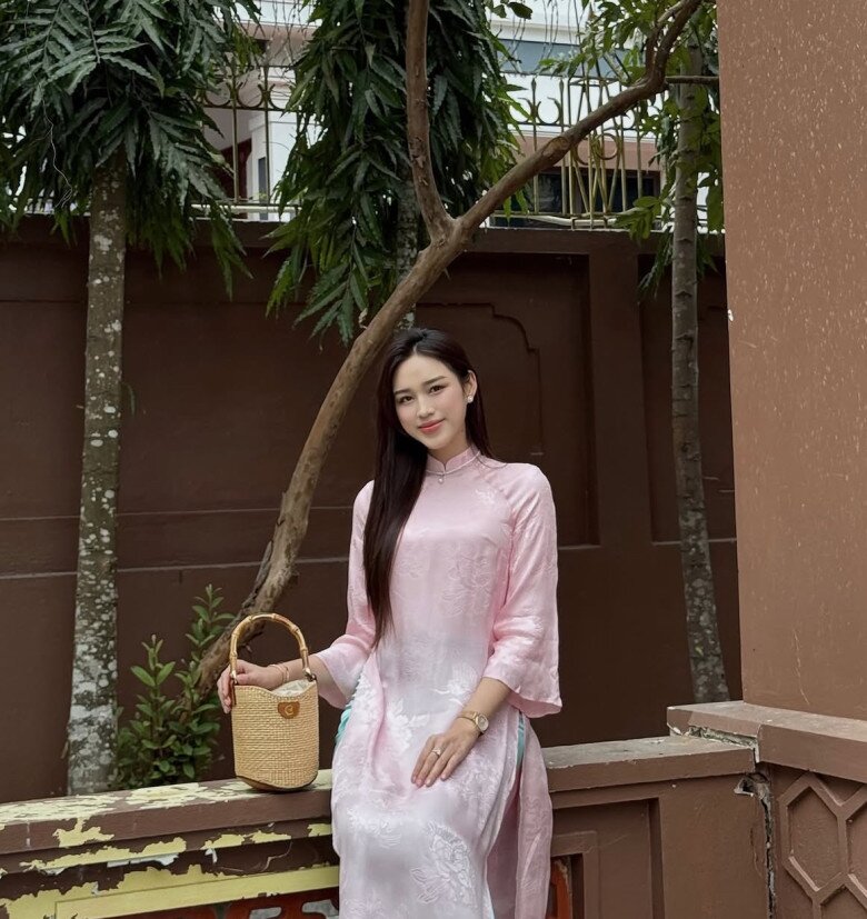 Đỗ Thị Hà thay đổi ngoạn mục từ nàng hậu rực rỡ đến &#34;cô dâu hào môn&#34; thanh lịch, chuẩn dâu nhà giàu - 8