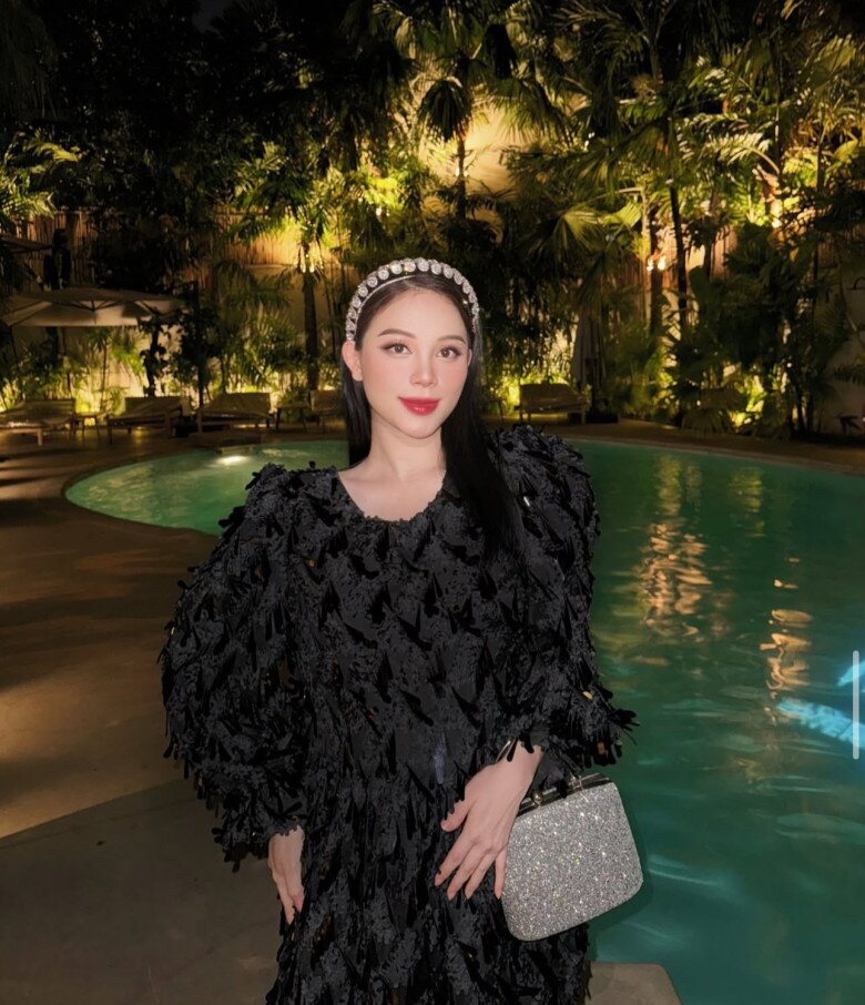 Em dâu Hà Tăng diện đồ toàn local brand mà vẫn sang xịn hết phần người khác: Gu thời trang chuẩn "phu nhân hào môn" là đây! - 7