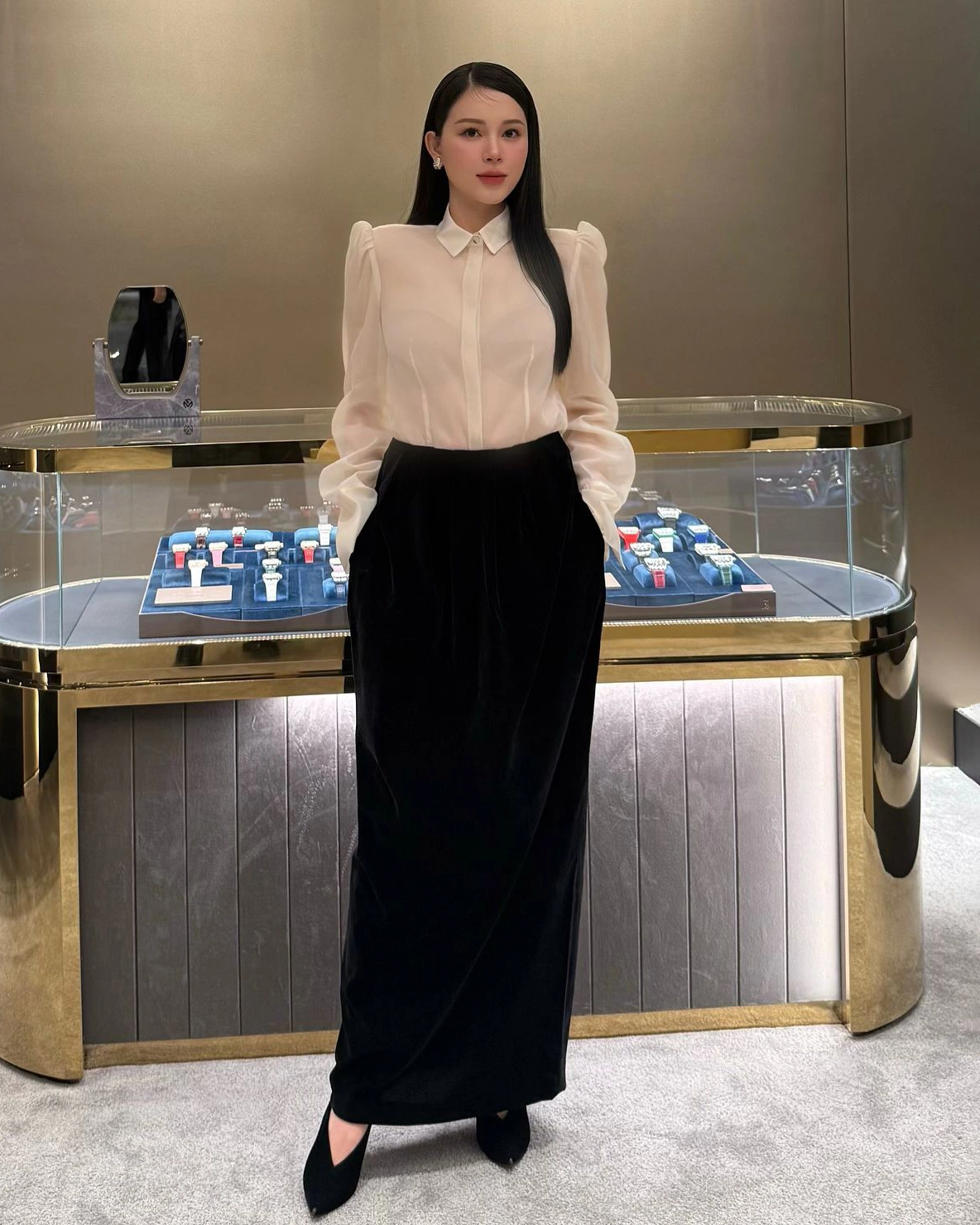 Em dâu Hà Tăng diện đồ toàn local brand mà vẫn sang xịn hết phần người khác: Gu thời trang chuẩn "phu nhân hào môn" là đây! - 1