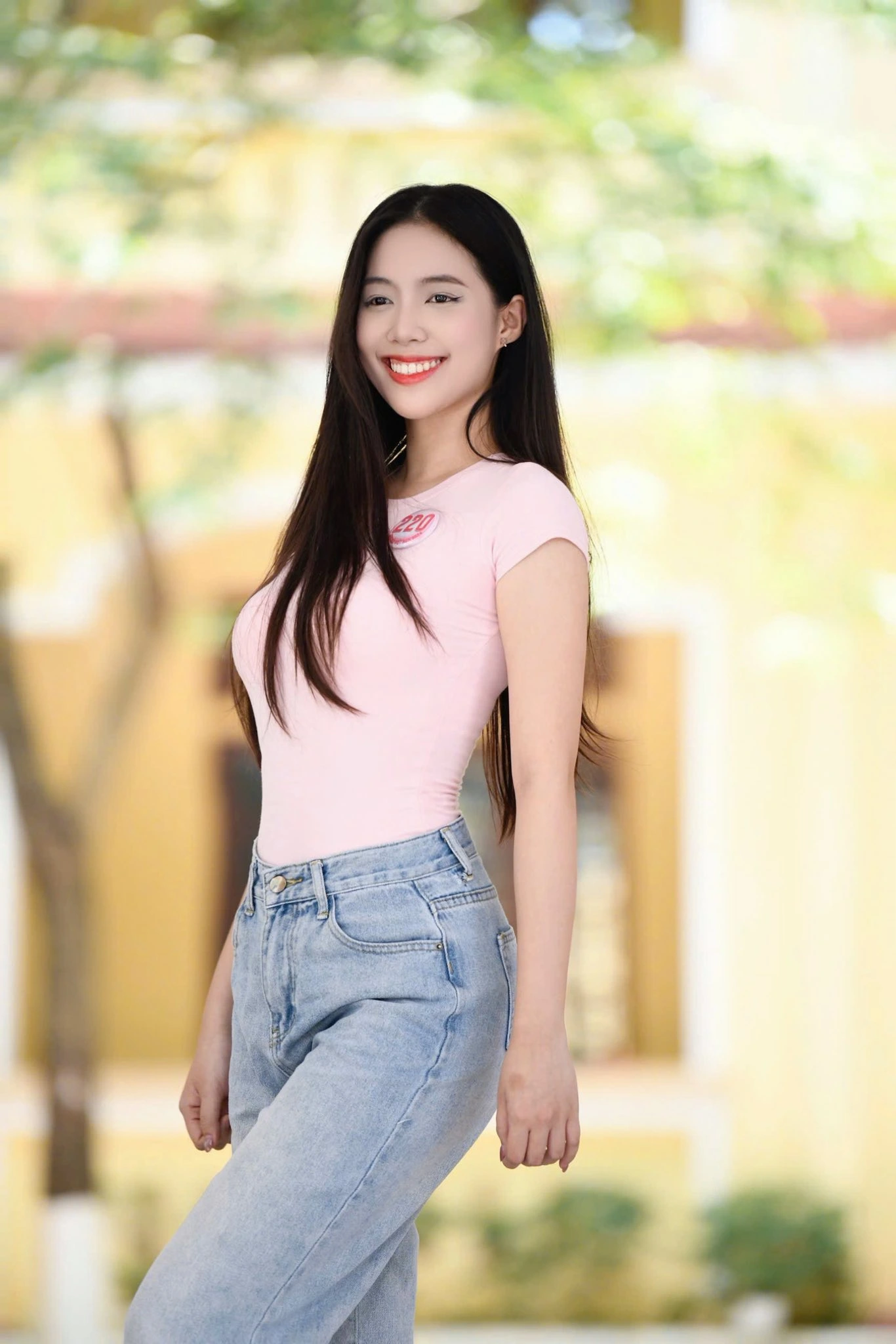 Gu ăn mặc của Á hậu Việt Nam là Thiếu úy quân đội: Thanh lịch, chuẩn mực và đậm dấu ấn nữ quân nhân đáng tự hào - 4