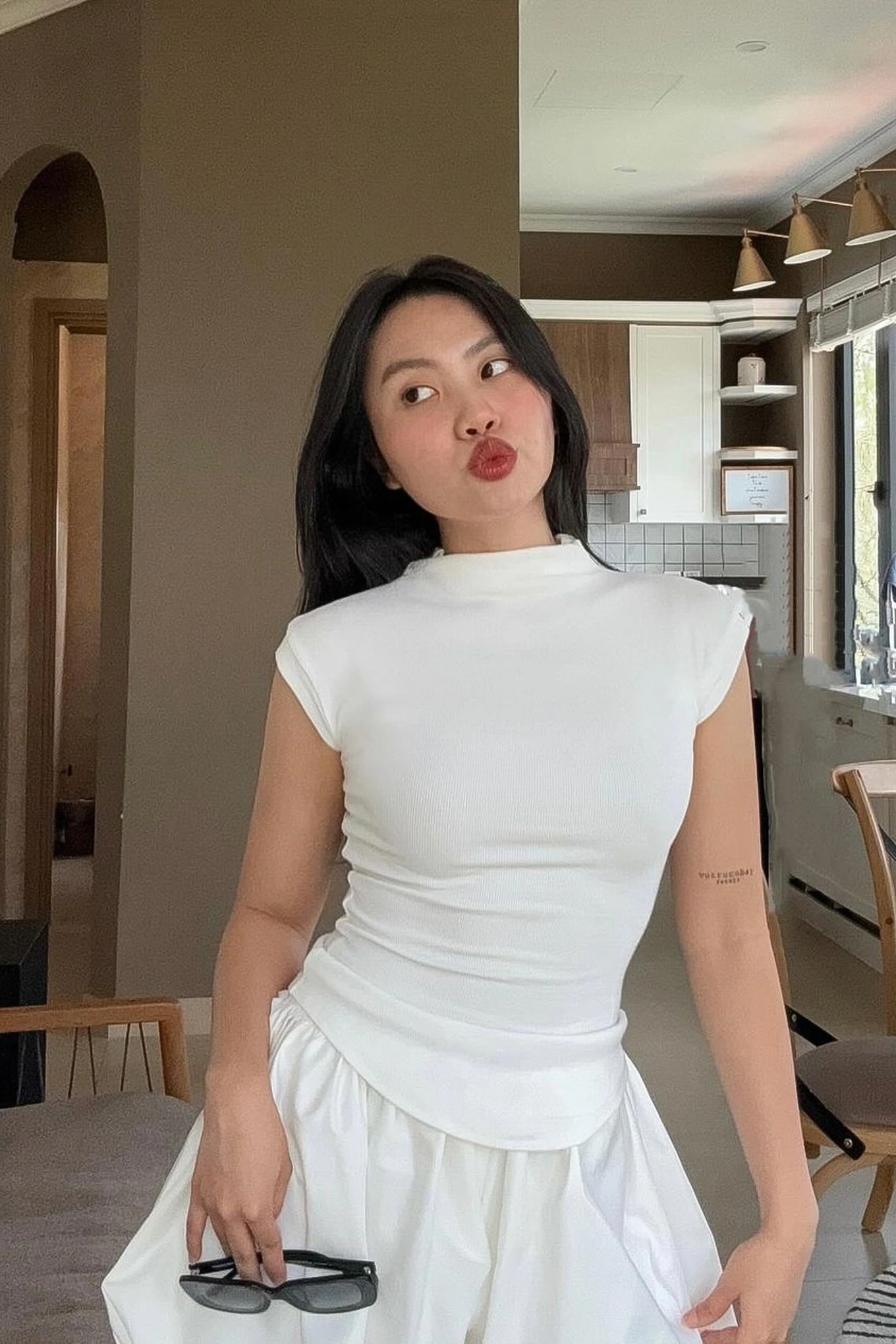 Gu ăn mặc của Phương Mỹ Chi ở tuổi 22: Trẻ trung, biến hóa đầy bất ngờ với loạt item chỉ vài trăm nghìn đã mua được - 4