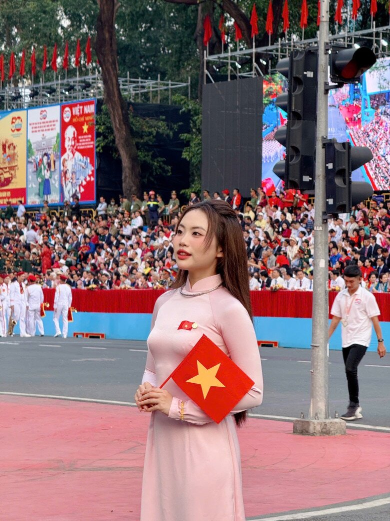 Gu ăn mặc của Phương Mỹ Chi ở tuổi 22: Trẻ trung, biến hóa đầy bất ngờ với loạt item chỉ vài trăm nghìn đã mua được - 10