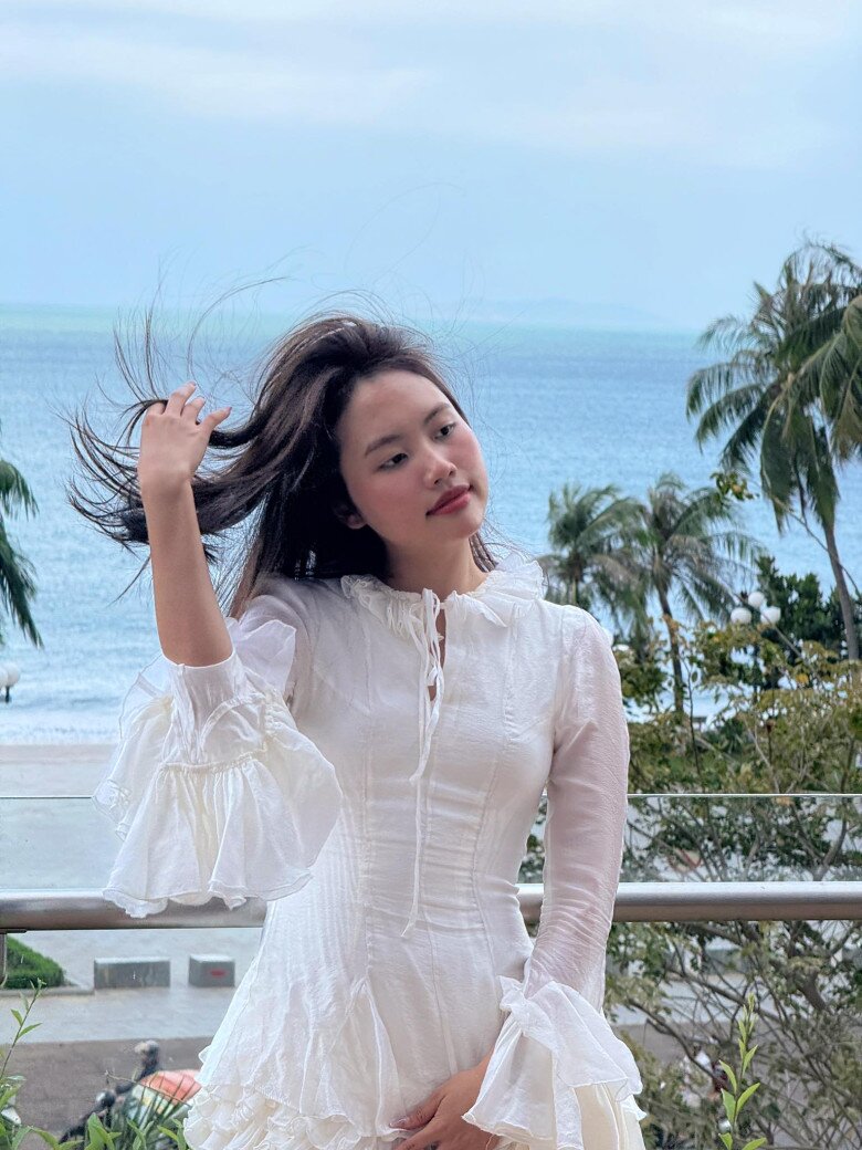 Gu ăn mặc của Phương Mỹ Chi ở tuổi 22: Trẻ trung, biến hóa đầy bất ngờ với loạt item chỉ vài trăm nghìn đã mua được - 11