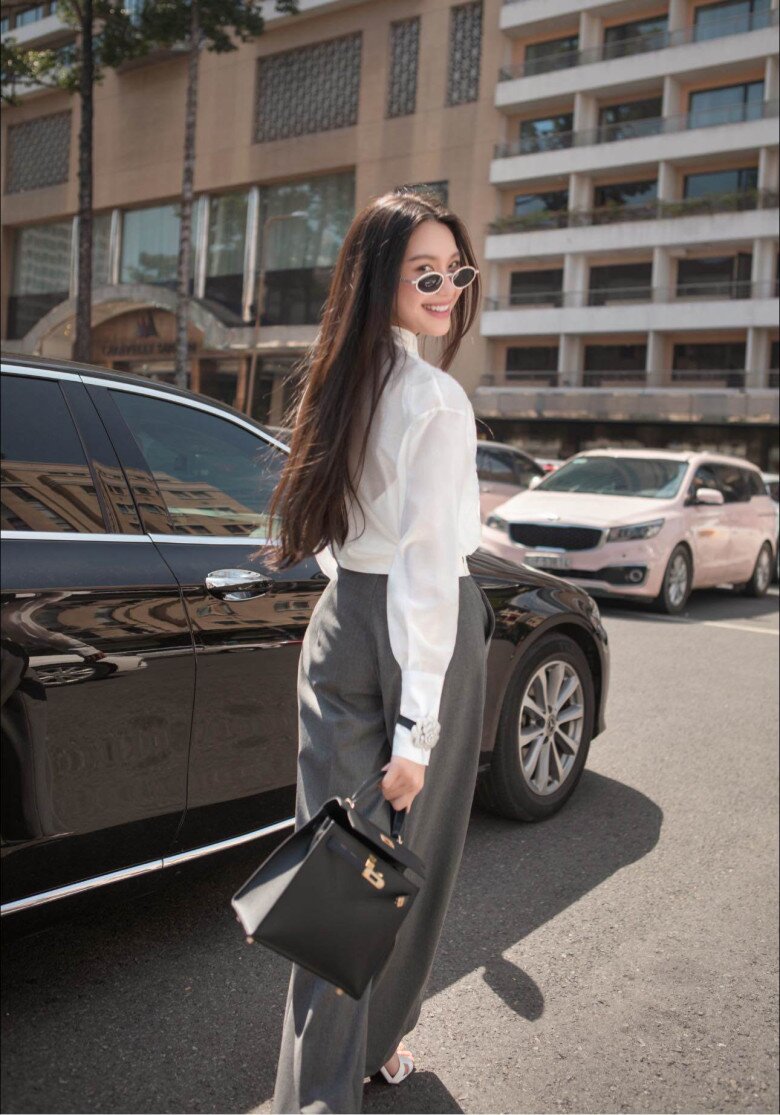&#34;Thiên kim tiểu thư&#34; Hà Thành lấy chồng cầu thủ nổi tiếng, có BST túi hiệu giá bằng cả căn chung cư - 2