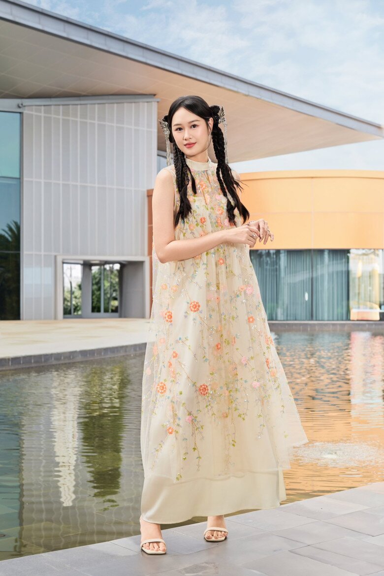 Vợ kém 12 tuổi của diễn viên Anh Đức đi sự kiện váy áo xinh như Hoa hậu, đời thường mặc giản dị vẫn toả nắng - 11