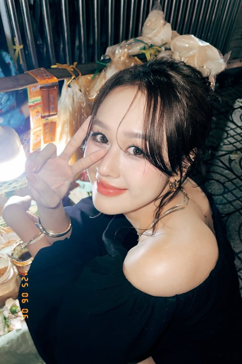 Vợ kém 12 tuổi của diễn viên Anh Đức đi sự kiện váy áo xinh như Hoa hậu, đời thường mặc giản dị vẫn toả nắng - 8