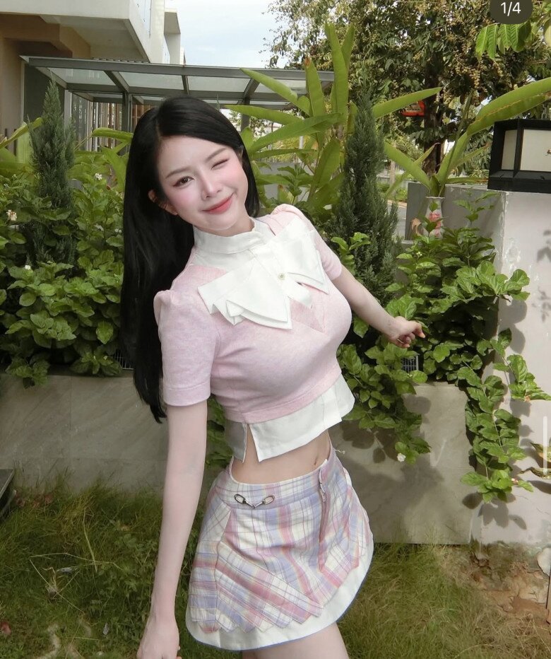Nữ DJ 30 tuổi đẹp như được tạo bằng AI, mê diện croptop, chẳng cần hở bạo lên bar vẫn được khen lấy khen để - 10
