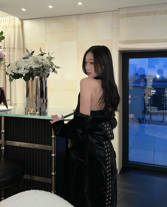 Phong cách thời trang của &#34;công chúa nhà tài phiệt&#34; sinh năm 2002: Giản dị mà sang, chuẩn &#34;quiet luxury&#34; khiến giới trẻ mê mẩn - 3