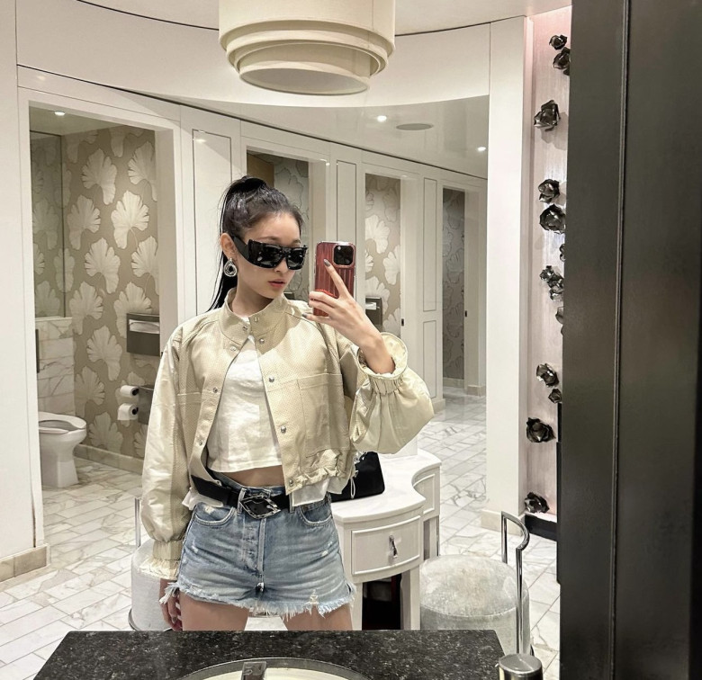 Phong cách thời trang của &#34;công chúa nhà tài phiệt&#34; sinh năm 2002: Giản dị mà sang, chuẩn &#34;quiet luxury&#34; khiến giới trẻ mê mẩn - 8