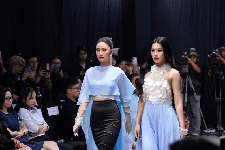 Phương Linh, Cẩm Ly khoe thần thái sắc lạnh, đắt show làm vedette sau đăng quang Hoa hậu Hoàn vũ Việt Nam - 4