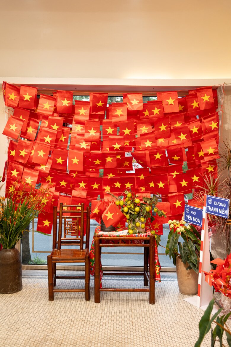 &#34;Săn&#34; 3 quán cà phê view xem diễu binh ở Hà Nội: Có nơi mở xuyên đêm, có quán chỉ nhận 60 khách giá 300.000 đồng - 7