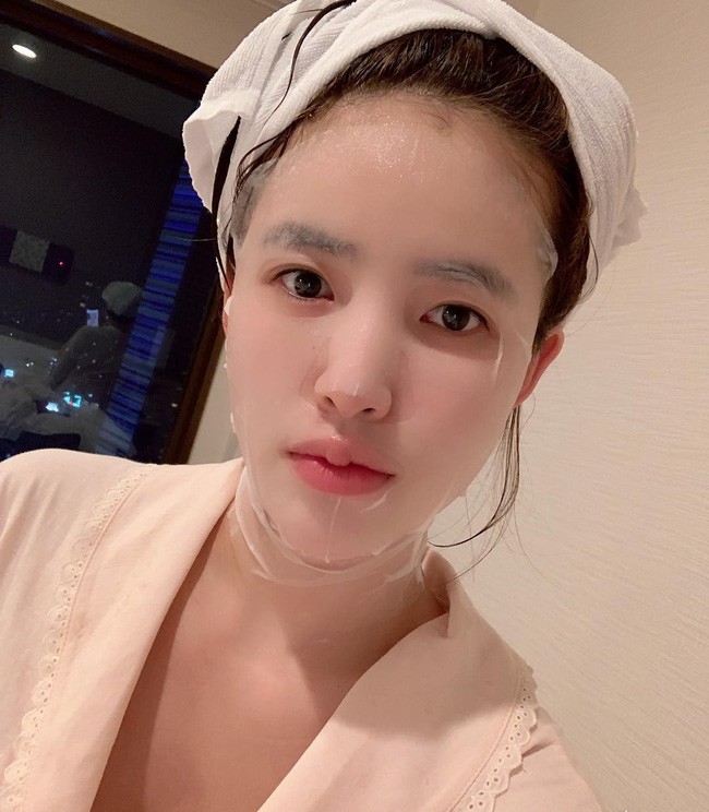 Tôi đều đặn đắp mặt nạ mỗi ngày trong 1 tháng: Trải nghiệm thực tế nhận về kết quả bất ngờ và lời cảnh báo từ chuyên gia - 1