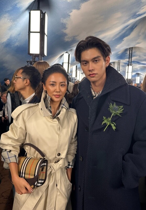 Văn Mai Hương nổi bật tại London Fashion Week, hội ngộ Trương Tịnh Nghi, Bright và dàn sao quốc tế - 4