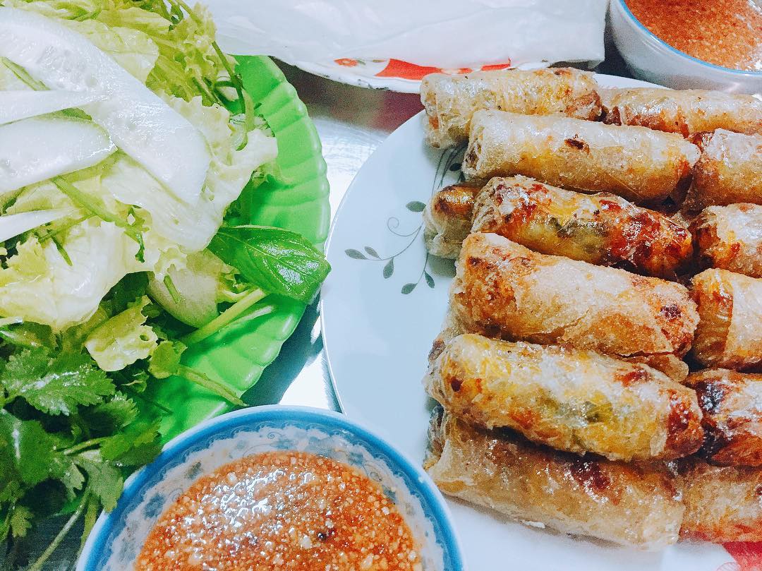 Đặc sản hiếm có ở miền Trung, nhìn bề ngoài &#34;nổi da gà&#34; nhưng cực thơm ngon, xưa ít ai dám ăn nay thành món hút khách du lịch - 5