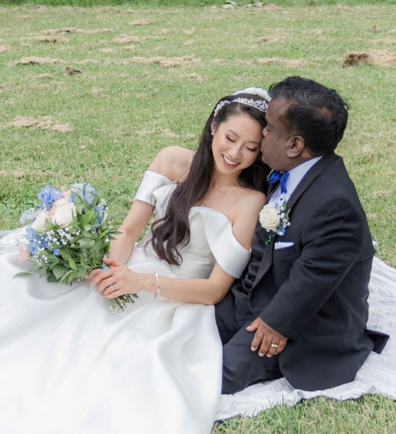 Đạo diễn đẹp như nữ thần cưới chồng “tí hon”, ngoại hình lệch chuẩn khiến dân mạng tưởng ảnh AI - 8