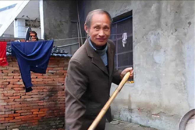 Lão nông giống hệt Putin được nữ đại gia Nga theo đuổi điên cuồng, cuộc sống hiện tại khiến người ta thở dài - 2