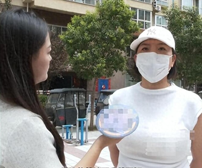 Mừng rỡ vì yêu được đại gia, người phụ nữ điếng người khi gặp con trai riêng của anh - 1