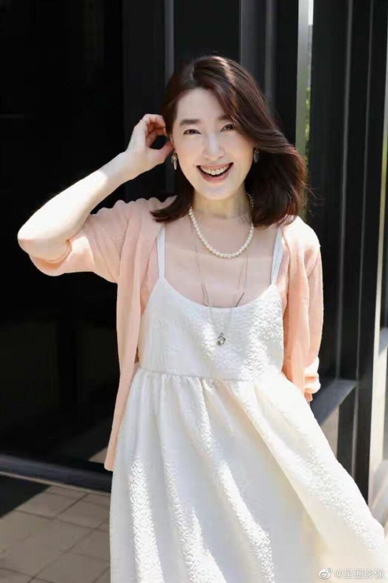 &#34;Mỹ nhân vòng 1 đẹp nhất châu Á&#34; yêu đại gia Nhật 25 năm không cưới, giờ làm bà chủ tiệm mì - 5