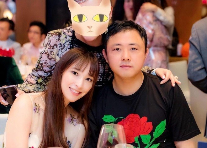 Nỗi khổ của siêu mẫu làm “vợ hờ” cho đại gia, mang thai con gái tặng nhẫn kim cương, đẻ con trai thưởng 13.000 tỷ - 4