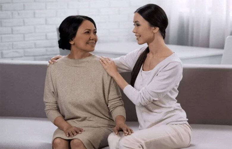 Phụ nữ khôn ngoan không hơn ở lời nói hay tiền bạc, mà hơn ở 4 điều “dám không làm” trong nhà chồng - 4