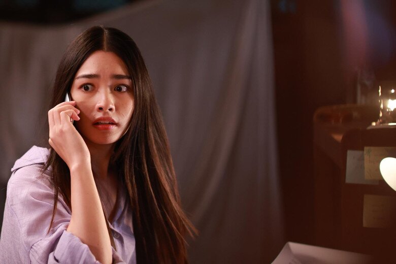 Sau đêm cuối mặn nồng với sếp để quay về bên chồng, tôi nghẹn ngào khi thấy điện thoại sáng lên - 2