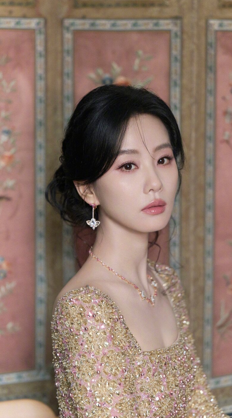 Bạn thân của Dương Mịch U40 vẫn là tứ đại mỹ nhân, trẻ hơn tuổi nhờ 3 loại nước rẻ bèo, dễ kiếm, học theo là thấy khác liền - 5