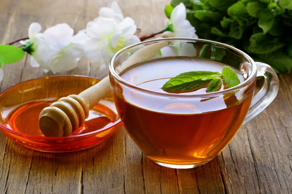 Chỉ cần 1 trong 5 cốc nước này mỗi sáng, &#34;đánh bay&#34; mỡ bụng cứng đầu, da căng mịn thấy rõ  - 2